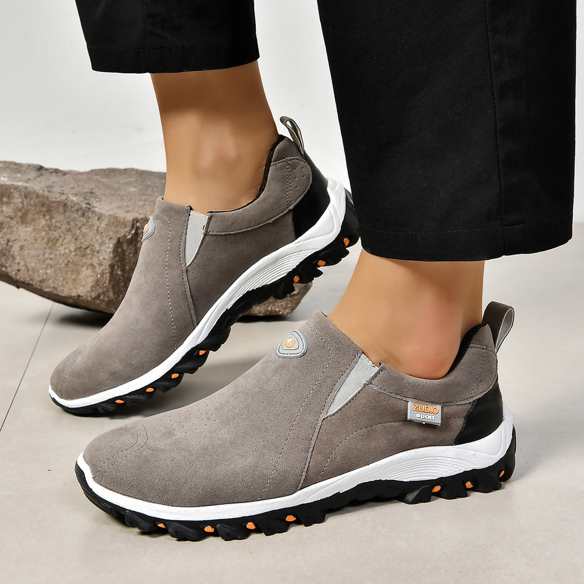 Inwalks® | Ortopedska obutev za prosti čas z ergonomsko obliko, ki lajša bolečine v stopalih, kolenih in hrbtu.
