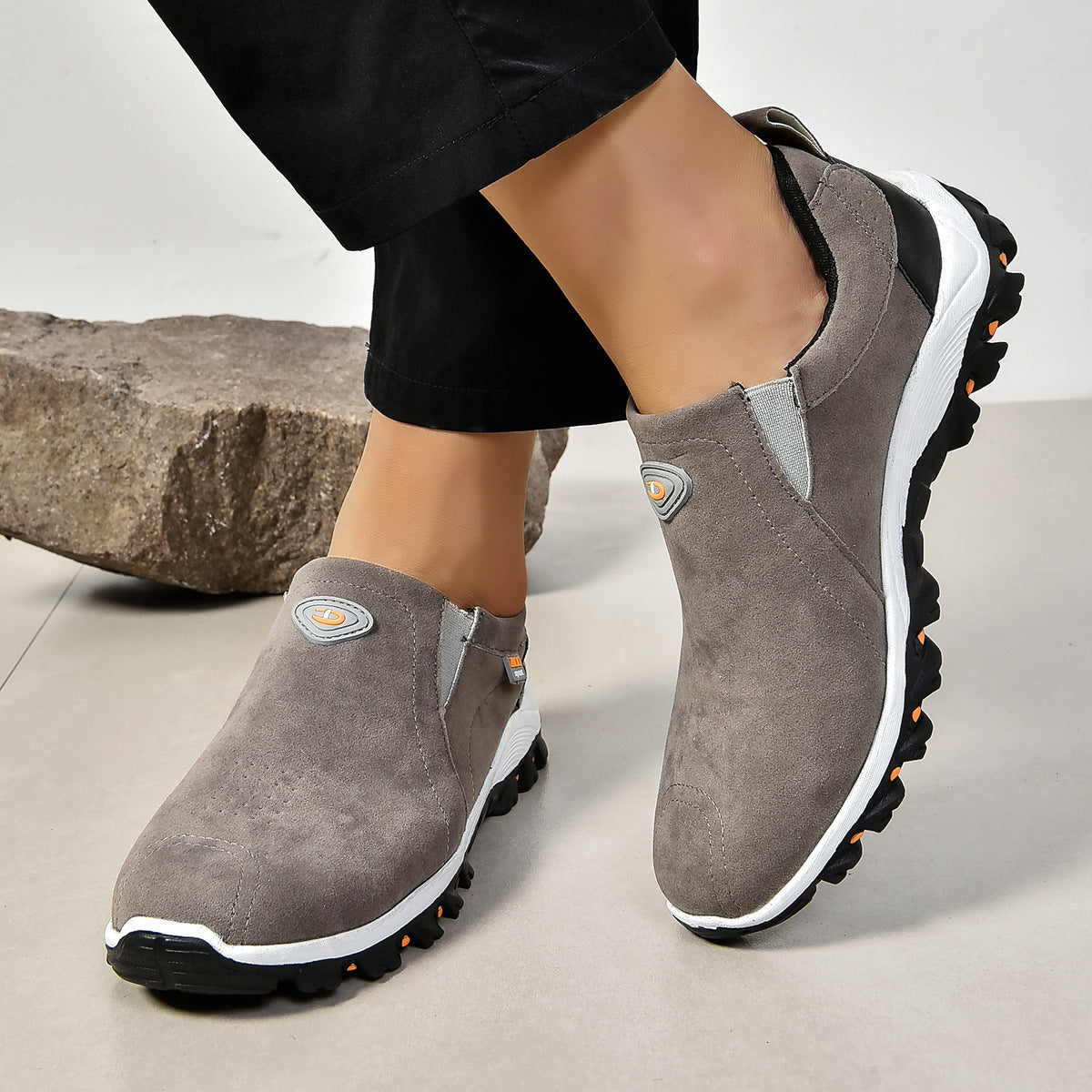 Inwalks® | Ortopedska obutev za prosti čas z ergonomsko obliko, ki lajša bolečine v stopalih, kolenih in hrbtu.
