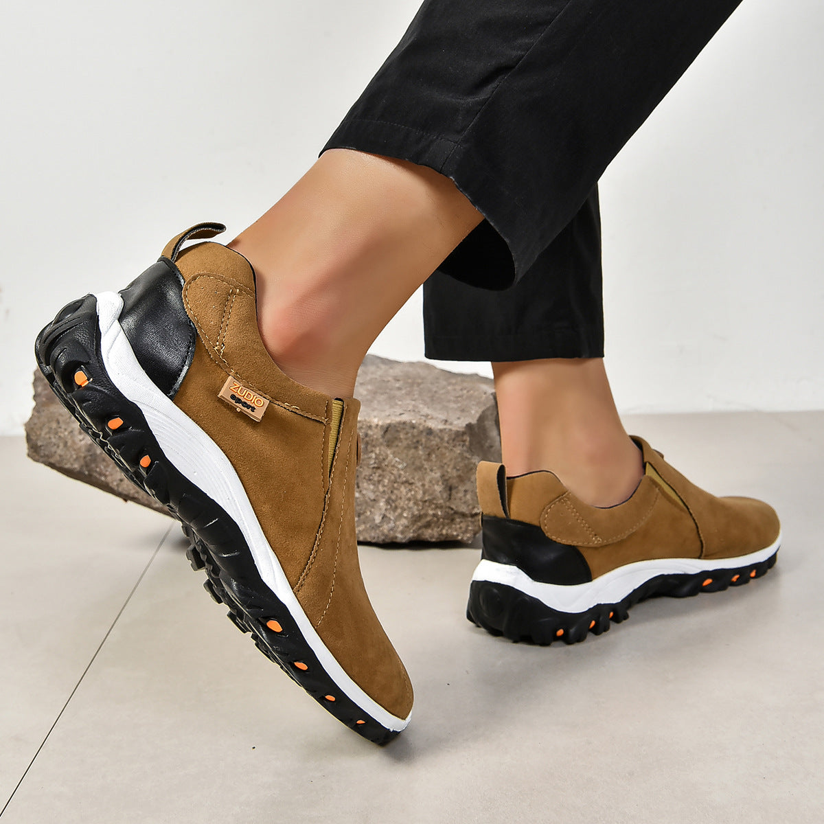 Inwalks® | Ortopedska obutev za prosti čas z ergonomsko obliko, ki lajša bolečine v stopalih, kolenih in hrbtu.