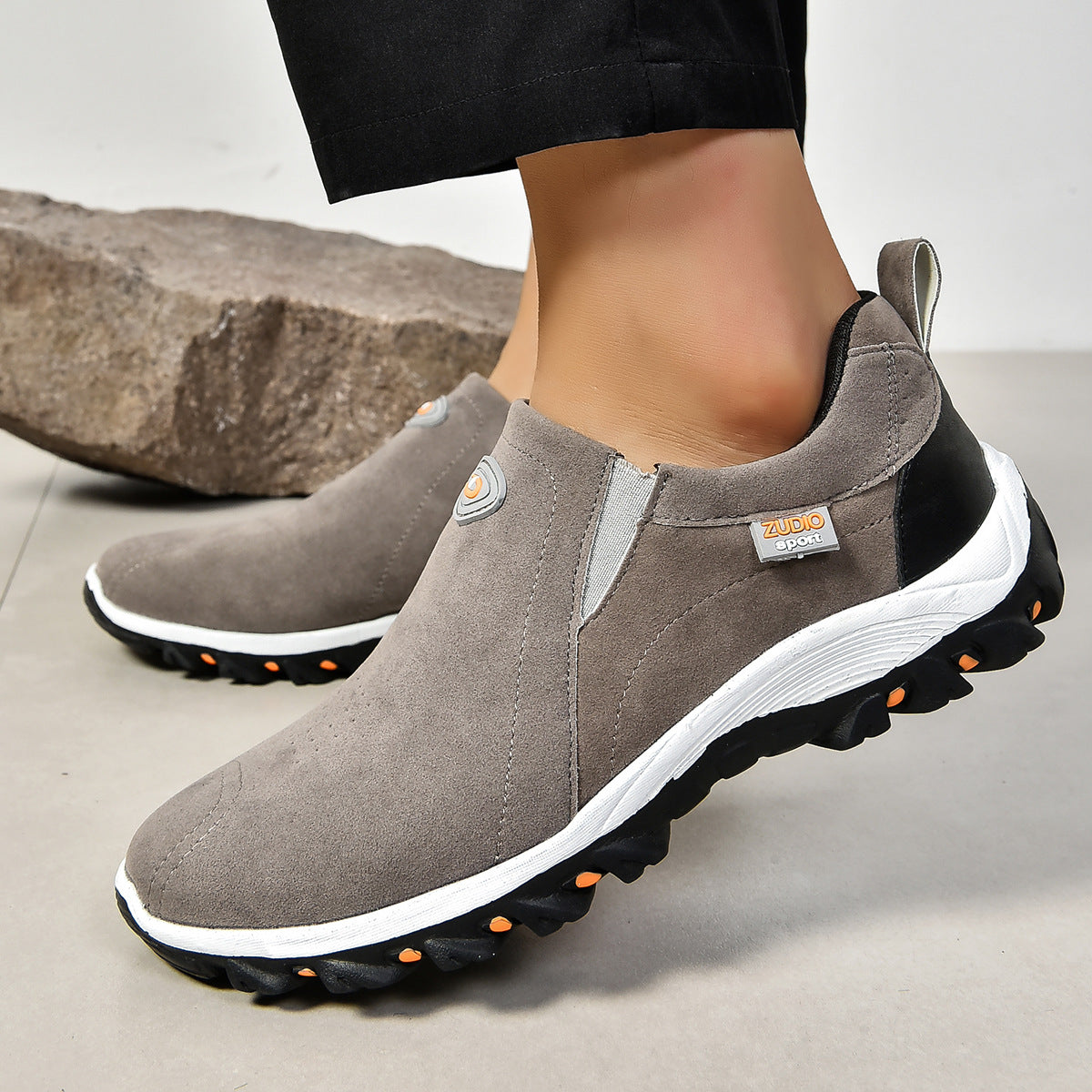 Inwalks® | Ortopedska obutev za prosti čas z ergonomsko obliko, ki lajša bolečine v stopalih, kolenih in hrbtu.